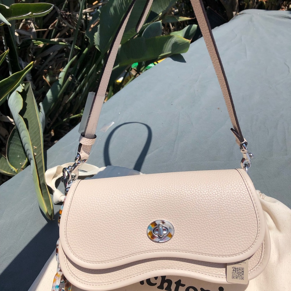Coachtopia Wavy Dinky Bag in Coachtopia Leather(NWT) - Picture 3 of 5